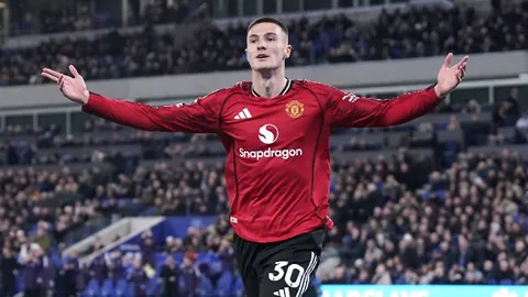 “沙特报道：新月队主教练热苏斯在输给吉达联合后面临紧急会面”